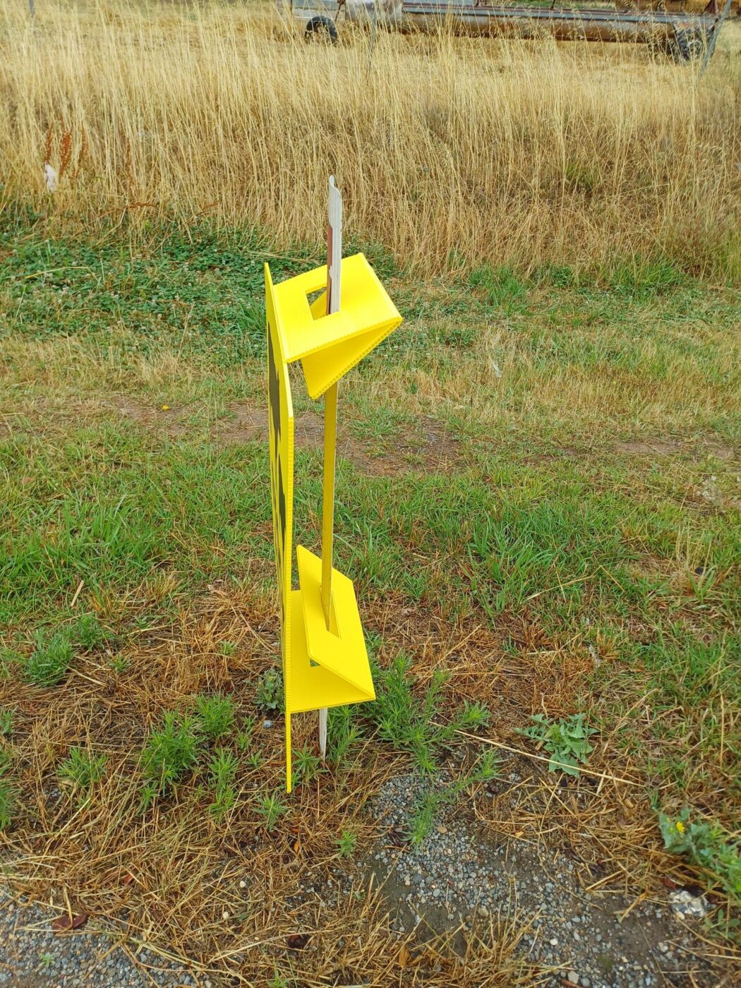 Give Way To Stock (Sheep & Cattle Picto+Give Way To Stock Text) 600 x 600mm Corflute Guide Post Sign - Image 4